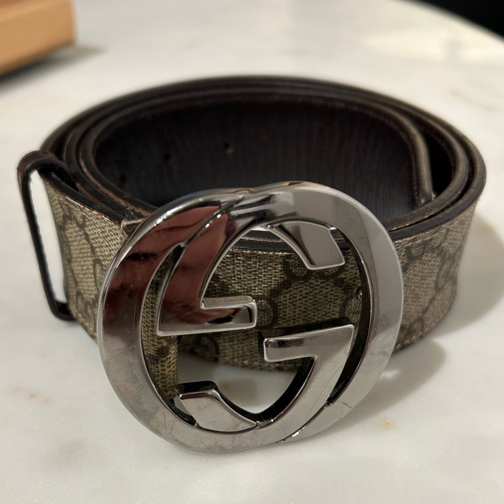 Gucci belt, authentic without papers.